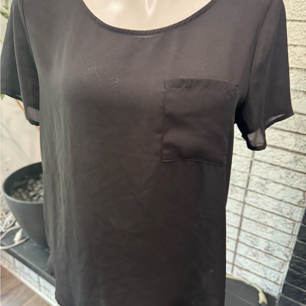 Lily White Black Short Sleeve Top